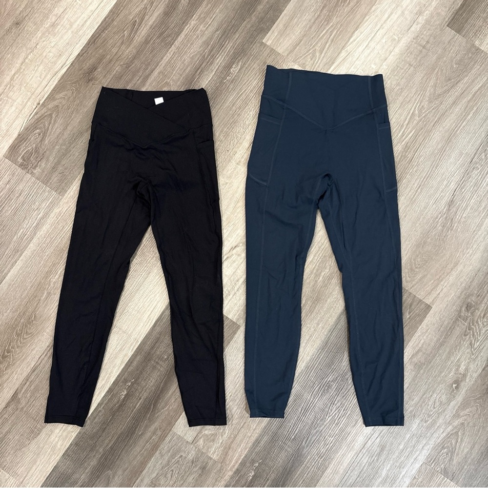 Halara Lot Of Two 7/8 Leggings Women’s Size Small Navy & Black Mix Style Gym Run